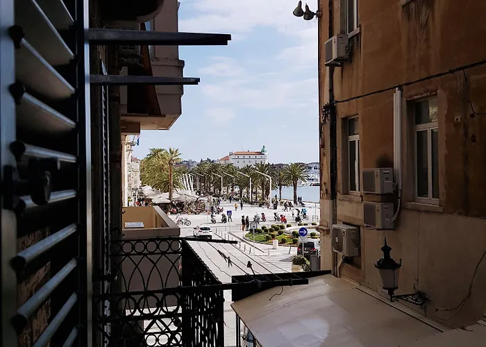 Guest house Riva Luxury Split