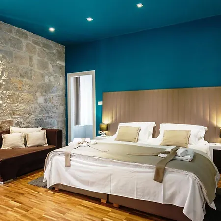 Riva Luxury Gasthof Split